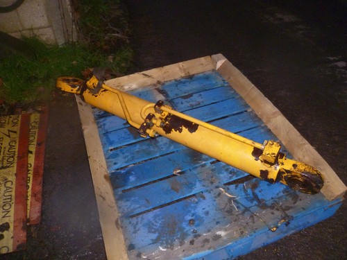 Hydraulic ram suit hymac - ram, to