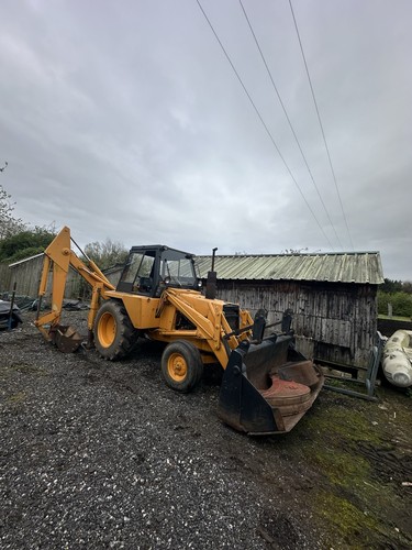 Case 580 backhoe loader - backhoe, like