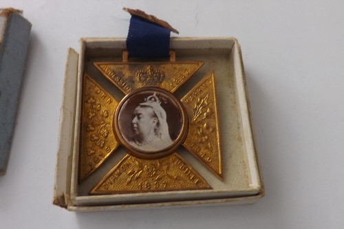 Boxed diamond jubilee medal - diamond,