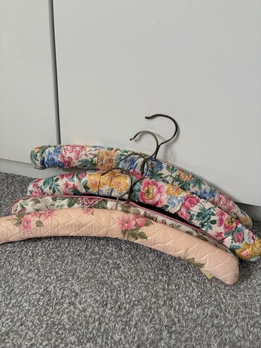 Vintage style fabric padded - vintage-style,