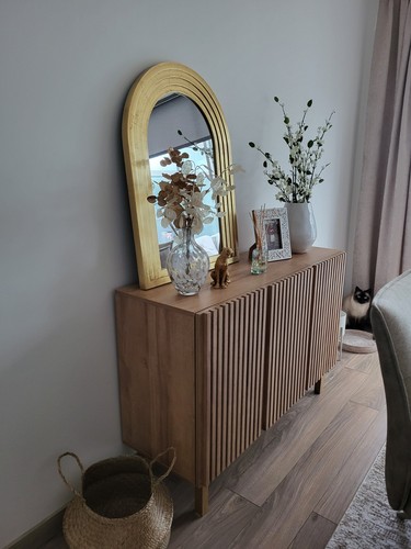 Laura james nia door - james,