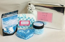 Ari Cloud Gift Box