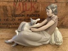 Vintage NAO By Lladro Girl