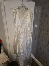 BRAND NEW STUNNING IVORY 80S 90S STYLE WEDDING DRESS WITH LONG TRAIN SIZE 14