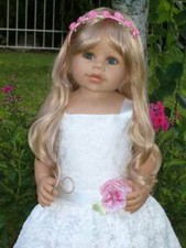 Lilly by Monika Levenig