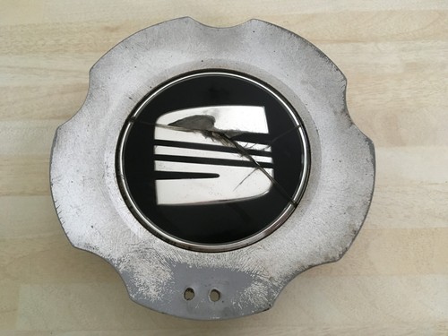 Seat wheel centre cap