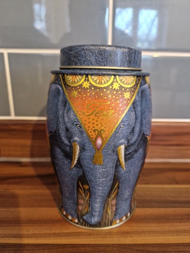 Williamson tea elephant - tea, caddy