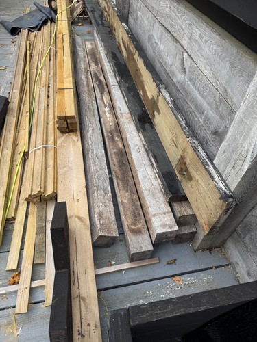 Oak posts and sleepers - ,, job