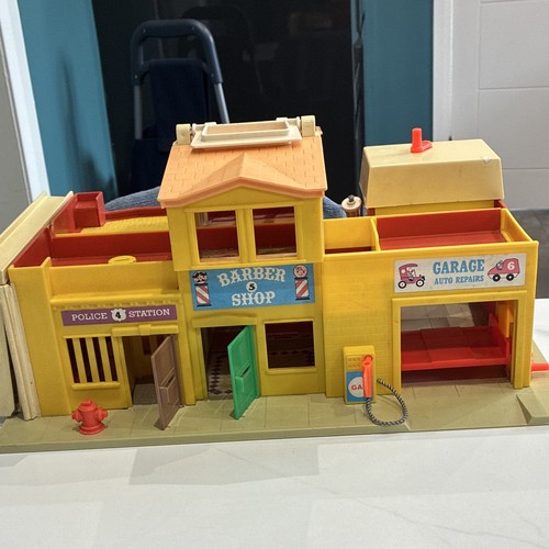 Fisher price play family - play,
