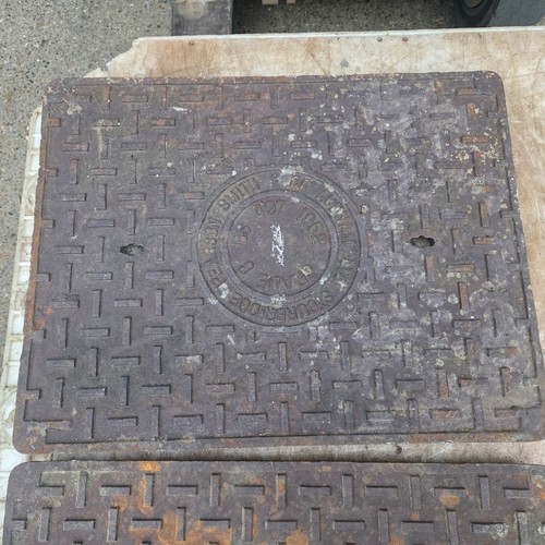 Cast iron manhole cover 678mm - iron,