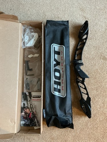 Hoyt epik recurve bow - 25,