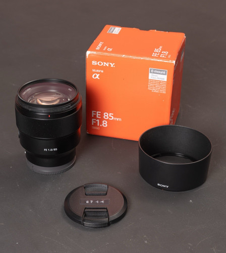 Sony 85mm 8 full frame - f/1.8,