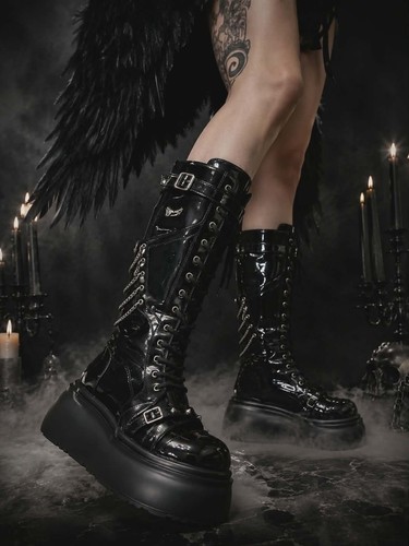 Queen of the night - 🖤⛓️,