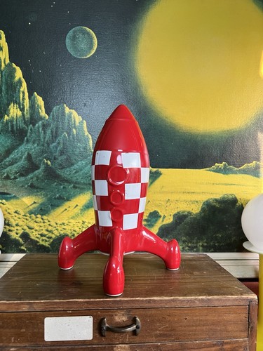 Vintage space age tintin moon - space,
