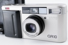 Read [Exc+5 w/Case] Ricoh GR10