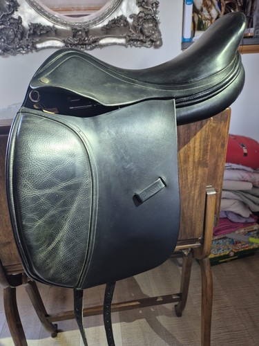Harry dabbs dressage saddle - harry,