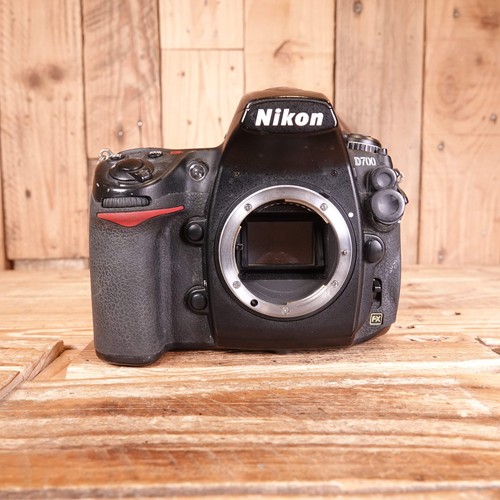 Faulty nikon d700 camera - nikon,
