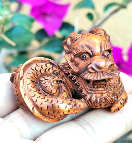 M9027 hand carved boxwood - hand,