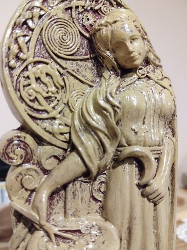 Cerridwen statue for altar - ,