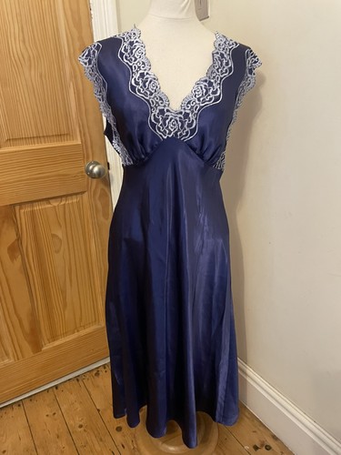 Vintage blue nylon plunge - vintage, lace