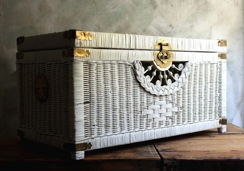 Large wicker peacock trunk - large,