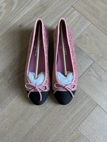 Chanel pink velvet camellia - pink,