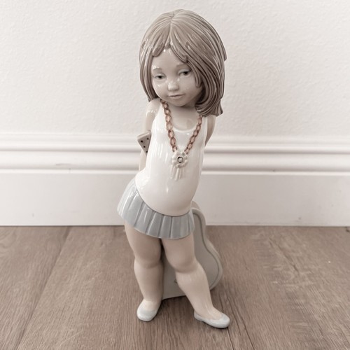 Lladro zaphir figurine girl - lladro,