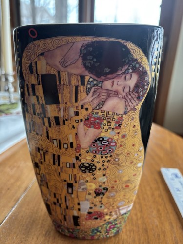 Porcelain vase the - porcelain, kiss”