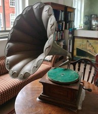 Gramophone & Typewriter senior monarch phonograph for restoration 
