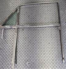 65 to 80 ROLLS ROYCE SILVER SHADOW LEFT FRONT DOOR 1/4 GLASS AND FRAME