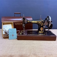 ANTIQUE 1928 SINGER No.66 HAND