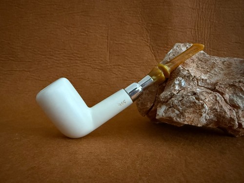 Meerschaum pipe hand - pipe, carved