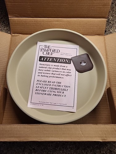 New pampered chef 3615 deep - new,