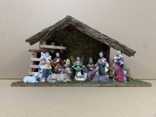 Nativity Stable & 11 Porcelain