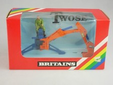 Britains 1/32 9536 TWOSE Rear Mounted Digger Rear Excavator + Box - 131401