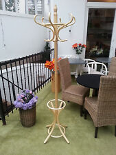 Peg wood hanger hat and coat