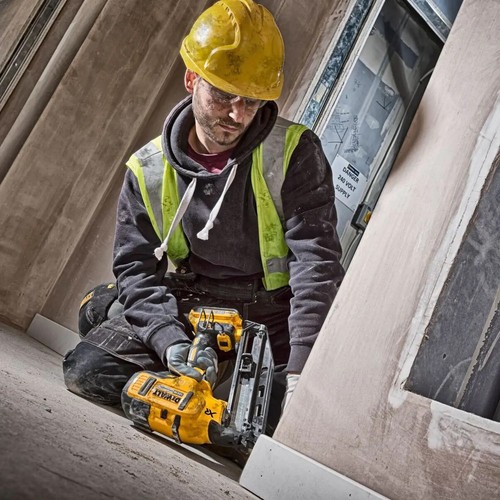 Dewalt dcn660 18v brushless - 18v,