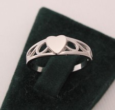 925 Sterling Silver Child's Pattern Shoulder Engravable Love Heart Signet Ring