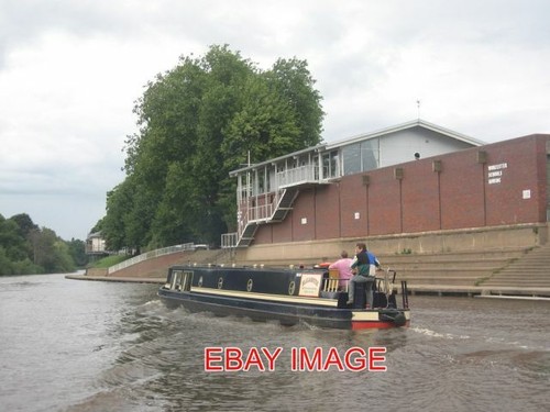 Photo worcester narrowboat - worcester,