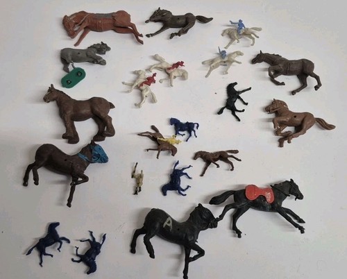 Vintage plastic toy horses - plastic,