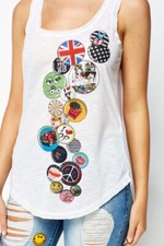 PUNKY FISH BADGE PRINT WHITE