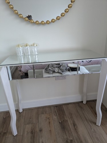Beautiful mirrored dressing