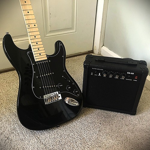 Black electric guitar starter - black,