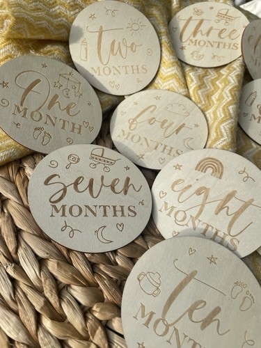 Baby milestones wooden disc - wooden,