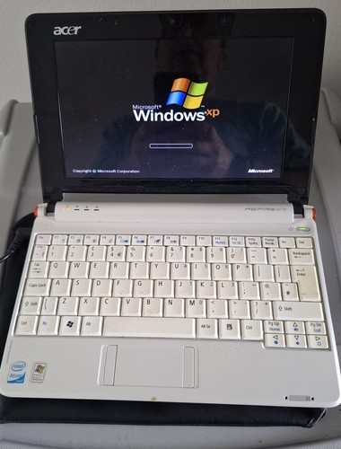 Acer aspire one zg5 - acer, white