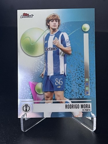 Rodrigo mora base topps finest - base,