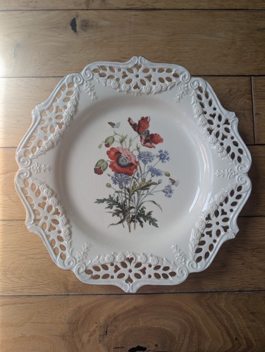 Royal creamware england - royal,