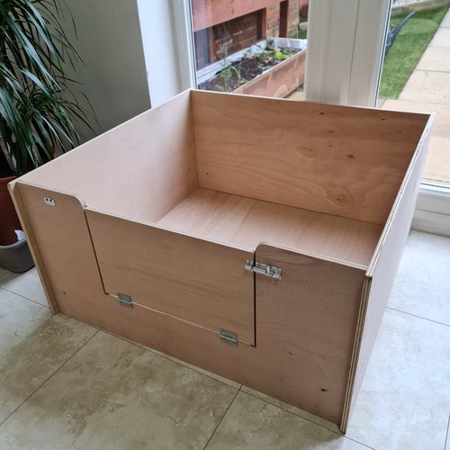 Dog whelping box - whelping,
