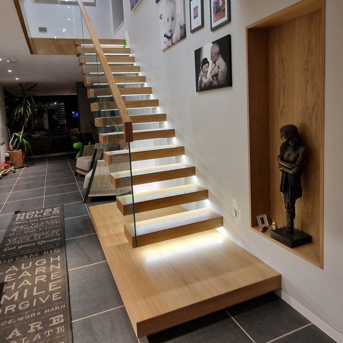 Oak floating cantilever - floating,
