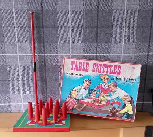 Vintage boxed skittle pub - skittle,